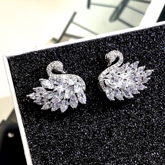 JenLovesJava1's tweet image. So good I had to share! Check out all the items I'm loving on @Poshmarkapp #poshmark #fashion #style #shopmycloset #vintage #dawnstreasures: posh.mk/YZCofelr1U