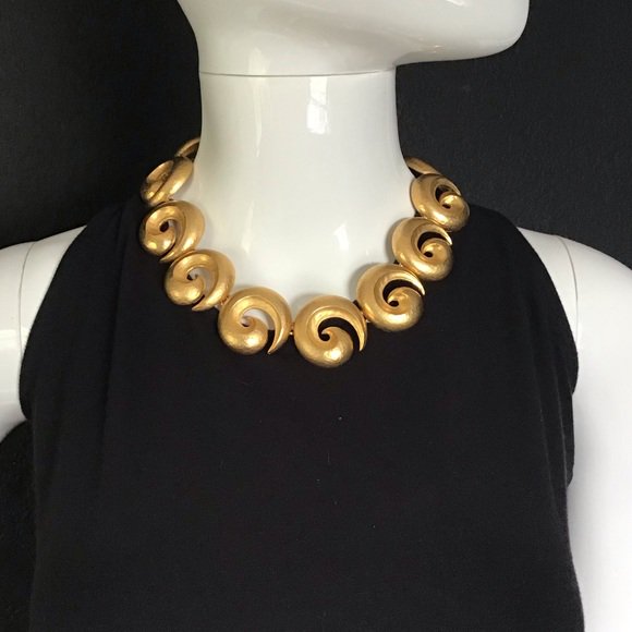 JenLovesJava1's tweet image. So good I had to share! Check out all the items I'm loving on @Poshmarkapp #poshmark #fashion #style #shopmycloset #vintage #dawnstreasures: posh.mk/YZCofelr1U