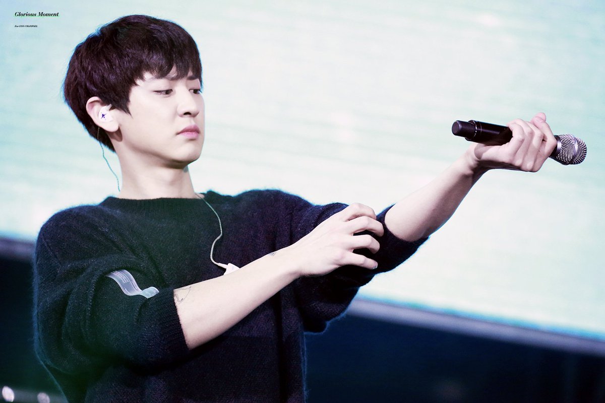 Glorious1127's tweet photo. 190316

야무지게 소매 걷는 건데 욀케 멋있는 거야 ㅠㅠㅠㅠㅠㅠ

#EXO⁠ ⁠#찬열 #CHANYEOL #weareoneEXO⁠ ⁠#LoveShot #러브샷 ⁠#어디에도_없을_완벽한_EXO⁠ ⁠@weareoneEXO https://t.co/NLUlvmM2aM