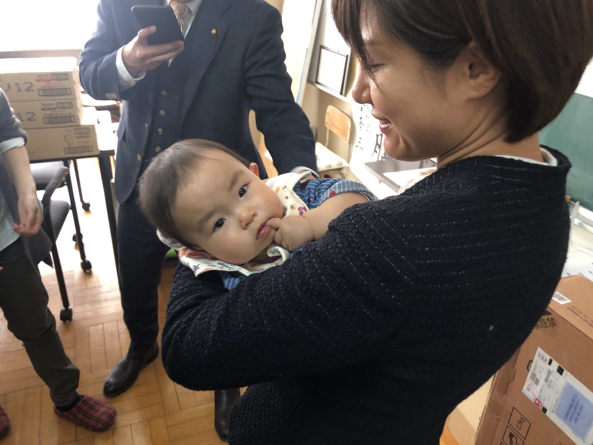 はらやなみ Twitter પર チャレンジ 人見知りしない赤ちゃんを抱っこさせていただきました 北海道 春 おはようございます 石川ともひろ 石川ともひろ応援隊 石川ともひろ事務所 北海道知事 北海道知事選 赤ちゃん T Co Hzqslklcb1 Twitter
