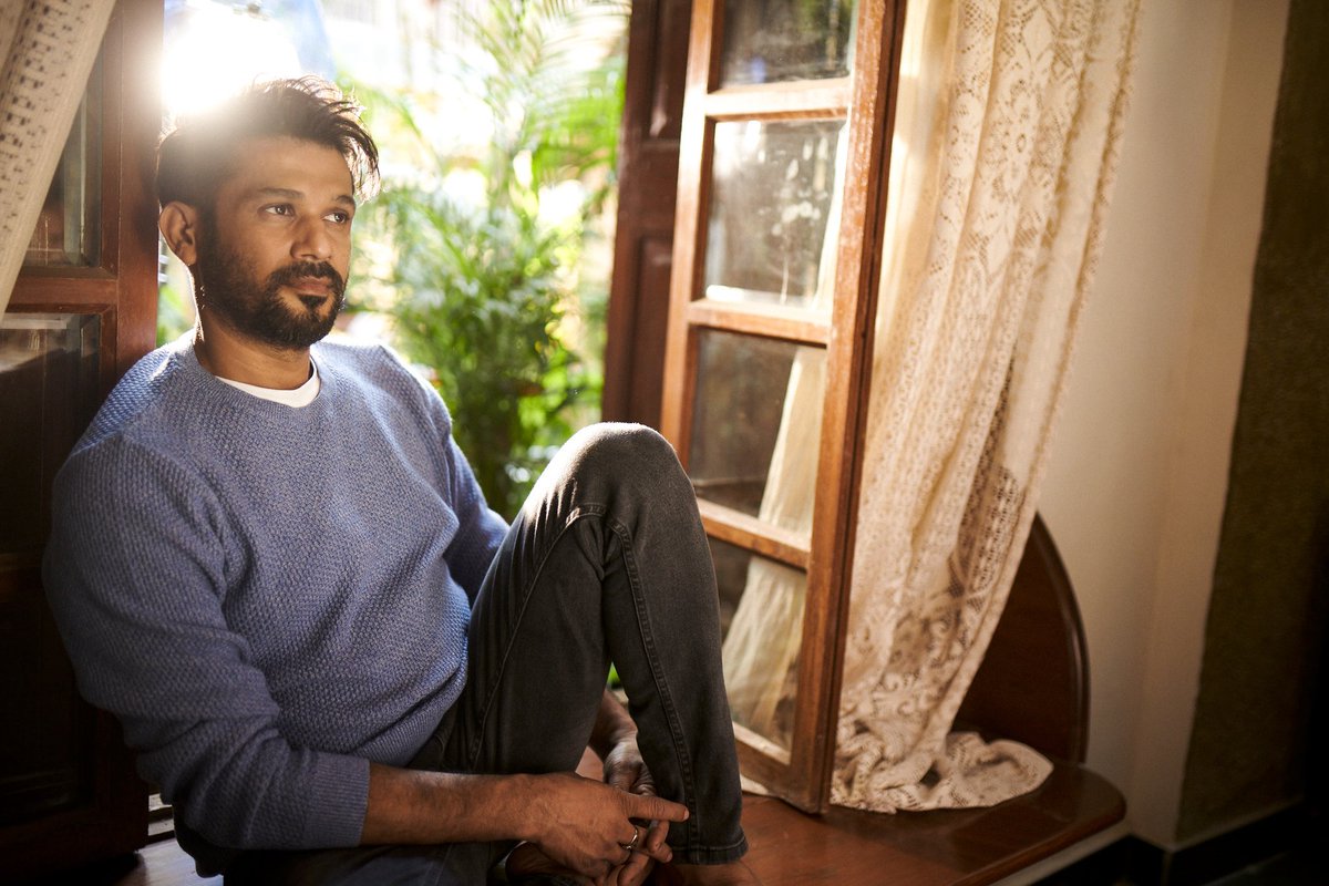 s0humshah's tweet image. Am I the actor thinking about the character or the producer thinking about the next project? Chalo guess karo! 

#TellMeWhatYouThink