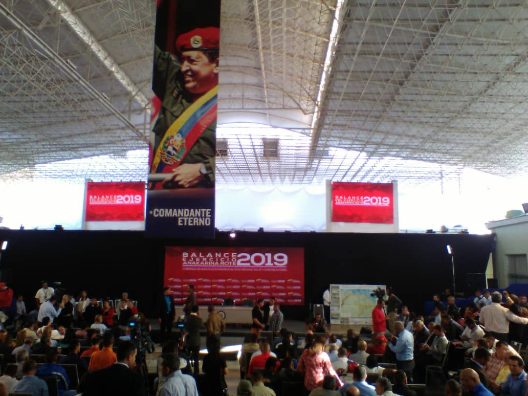 AlcEzeZamora's tweet image. #18Mar Junto a la gobernadora @yelitzePSUV_   y sus homólogos,  el alcalde @Raul_Brazon acompañó al Pdte @NicolasMaduro durante el balande del ejercicio Anakarina Rote 2019 #Vzla #Monagas #ZamoraSomosTodos #JuntosTodoEsPosible  #PlanParaServiciosBásicos