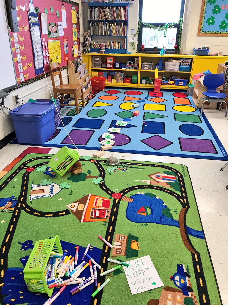KathrynCorcor14's tweet photo. That tricky leprechaun escaped our trap and trapped our bear instead!!!! He ran out so fast we luckily got some of his gold coins 😁☘️ #StPatricksDayTheme #PMPreschool #WeAreChesterNJ https://t.co/H0sL5xqm4U