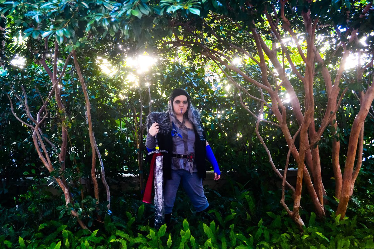 🌩 The Stormlord, he calls to me... 🌩 

📸: conchitakitsune on insta

#CriticalRole #CriticalRoleCosplay #Yasha