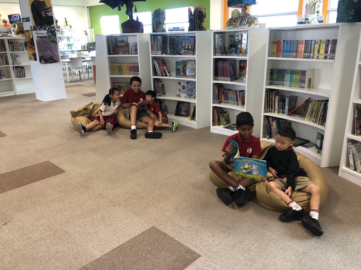 his_library's tweet photo. Buddy reading time 😋📕 #hisbookweek2019 #worldbookweek #HIS_learning https://t.co/lF5VL589Cy
