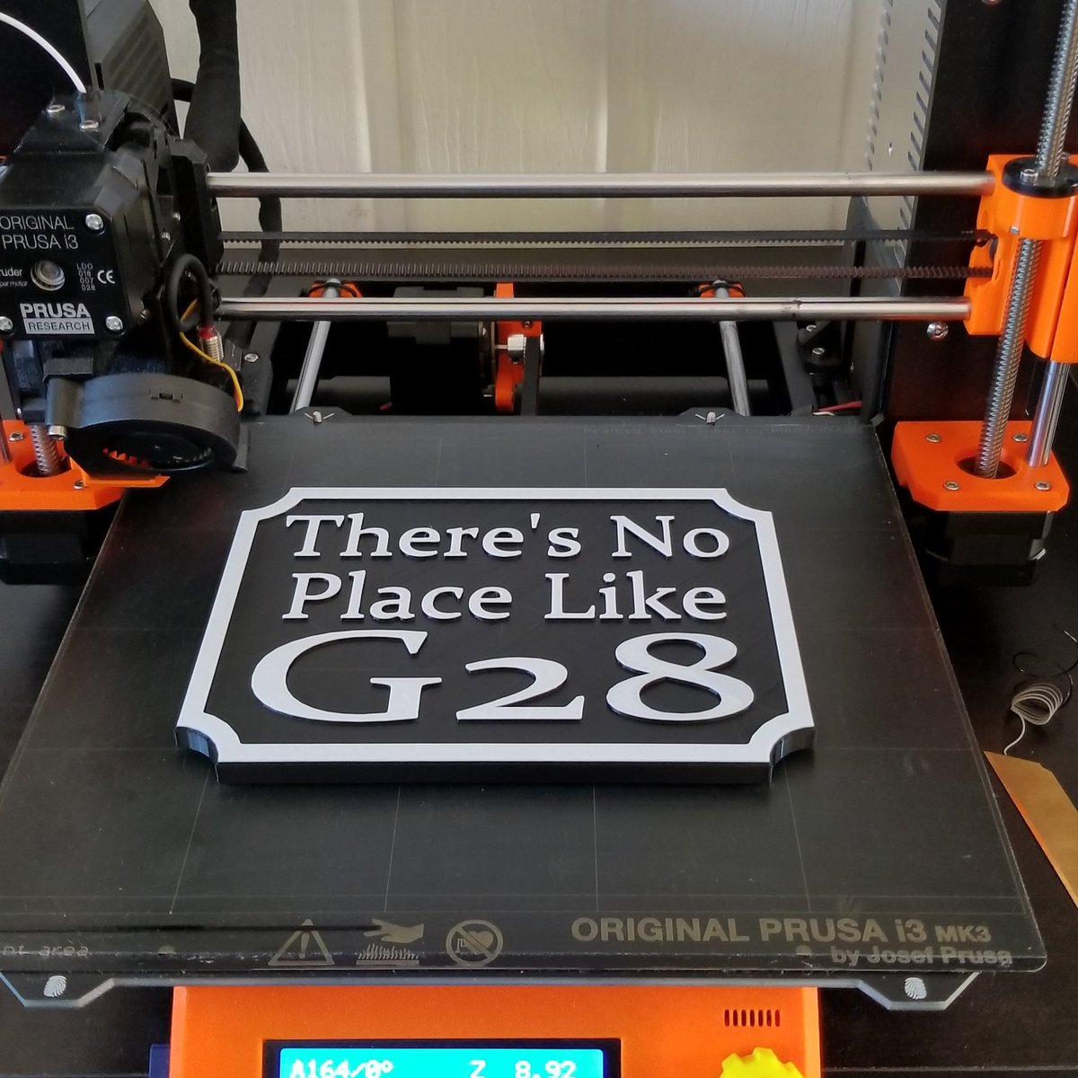 alextronique's tweet image. Little geeky time. Comment if you know this meaning.

@FilamentsDotCa ecotough black n white.

#thingiverse #makergonnamake #homesweethome #G28 #filamentsdotca