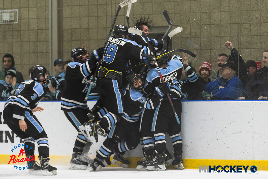 MiHockeyNow's tweet photo. Congrats to @RealVHHockey, the 2019 @MAHA_Hockey 18U Tier 1 state champions. #MAHA2019

📸 | https://t.co/kMxmc7LTil https://t.co/ZPHB3SMHvC