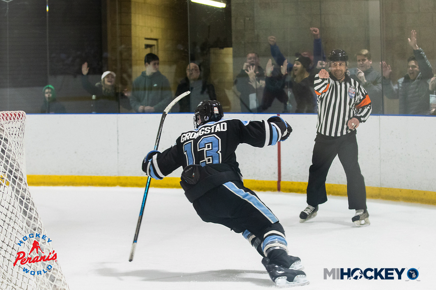 MiHockeyNow's tweet photo. Congrats to @RealVHHockey, the 2019 @MAHA_Hockey 18U Tier 1 state champions. #MAHA2019

📸 | https://t.co/kMxmc7LTil https://t.co/ZPHB3SMHvC