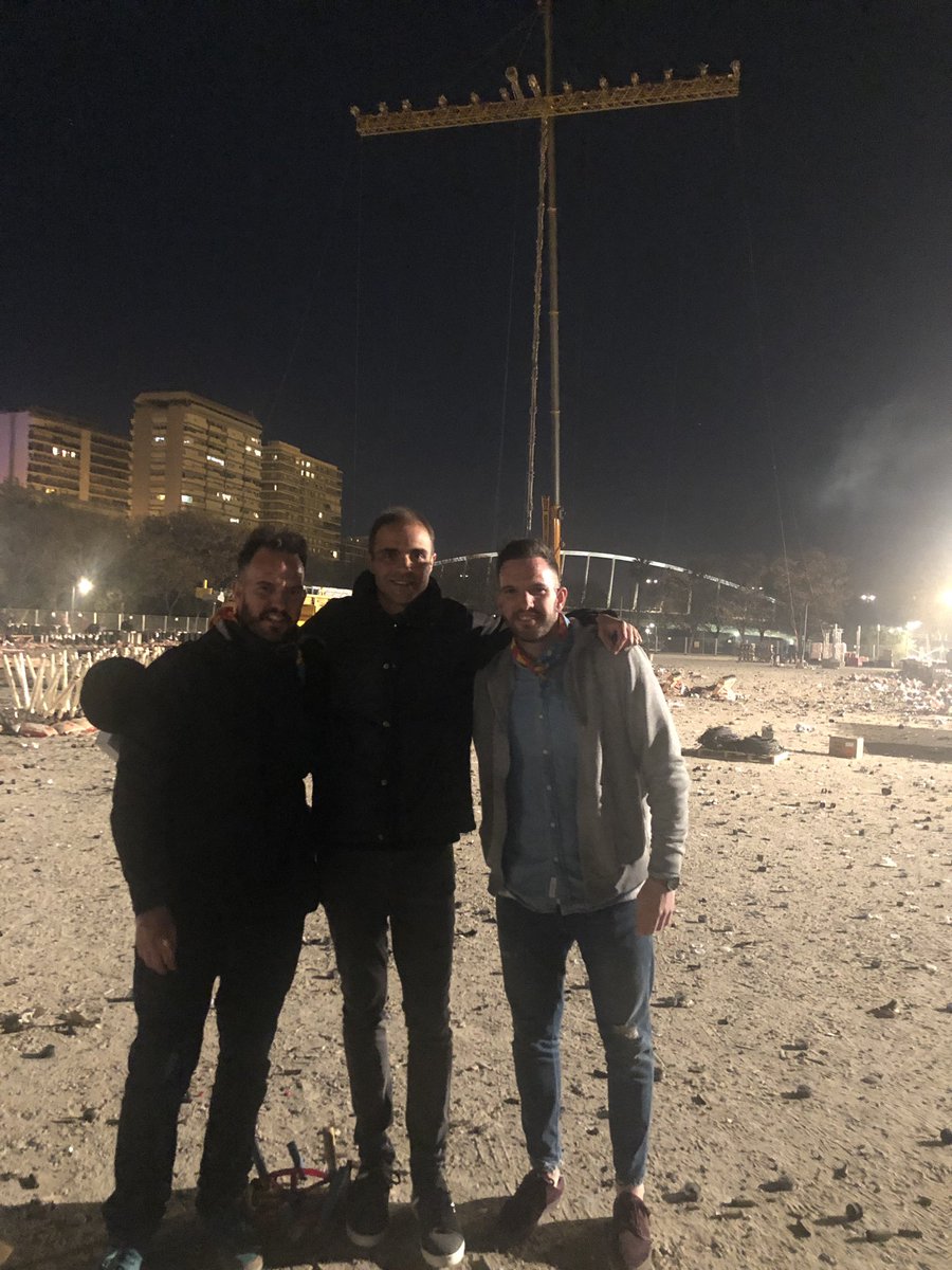 DECORtruss's tweet image. Ha sido un orgullo un placer y un honor colaborar en esta #nitdelfoc con @ricasapiro . Enorme grupo de profesionales  👏🏼👏🏼