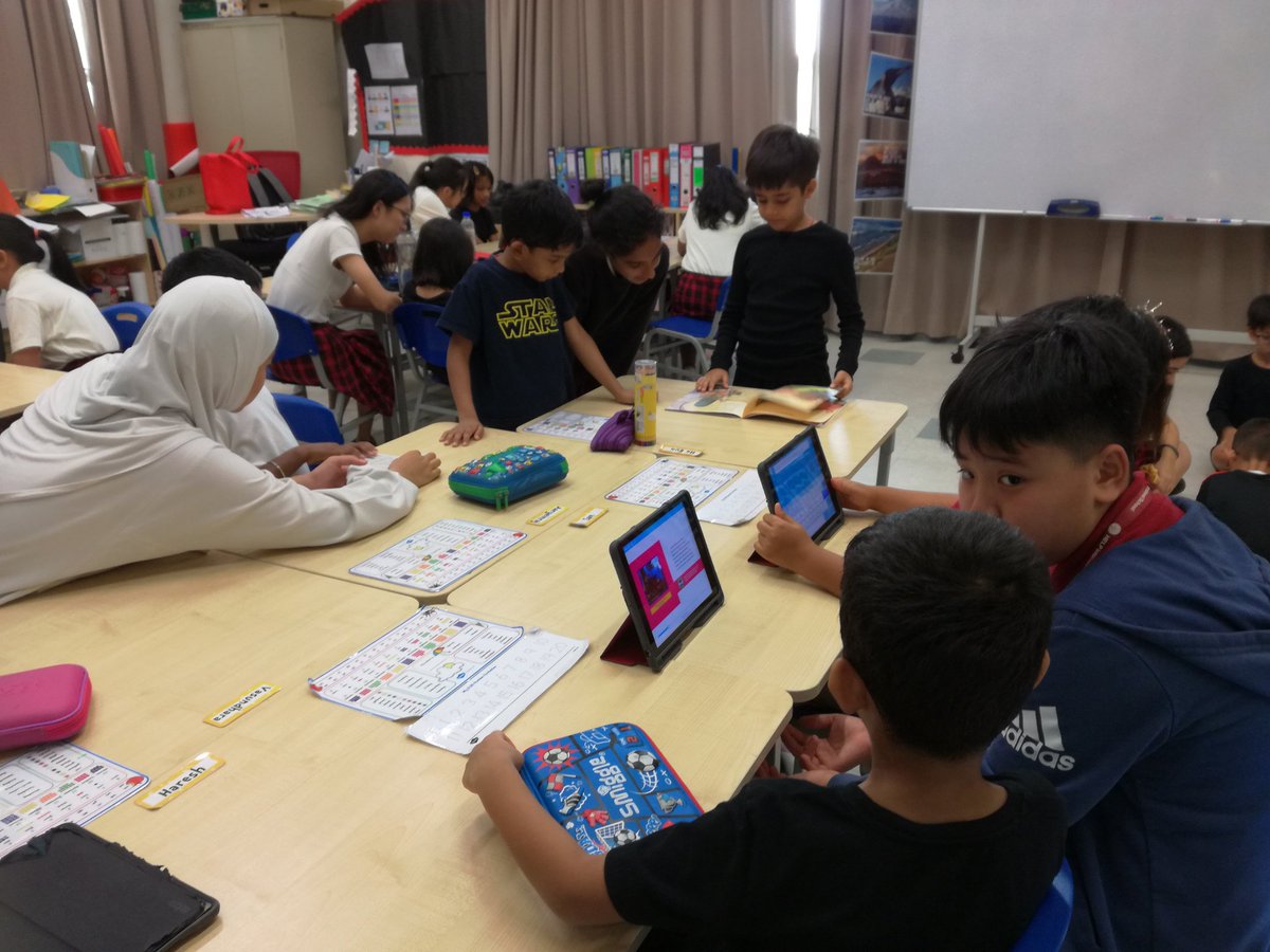 MsDora16's tweet photo. Have enjoyed some great activities during Book Week so far.  Year 6 shared their fantastic non-fiction creations, buddy reading this morning and meeting Ms Soon Sian, author of "Best Dressed"! #HIS_Learning https://t.co/CU4emgHHzC