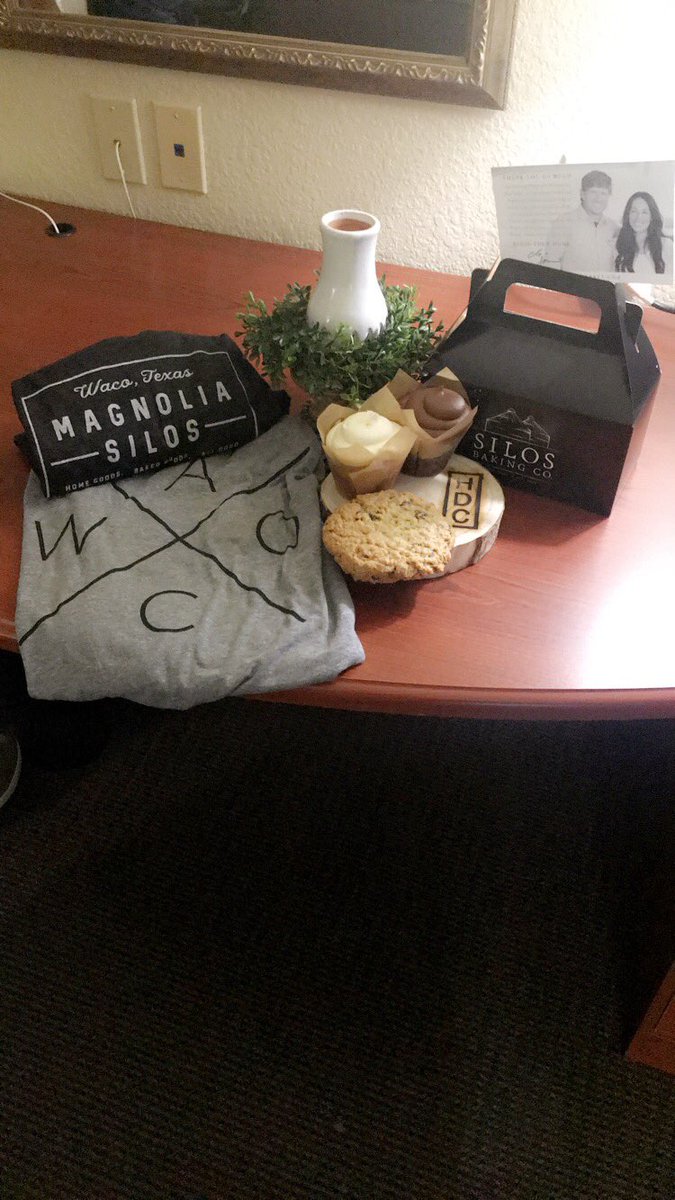 LauraTryon22's tweet image. Success at The Silos on Day 1!! We ❤️ Magnolia @magnolia @joannagaines @chipgaines