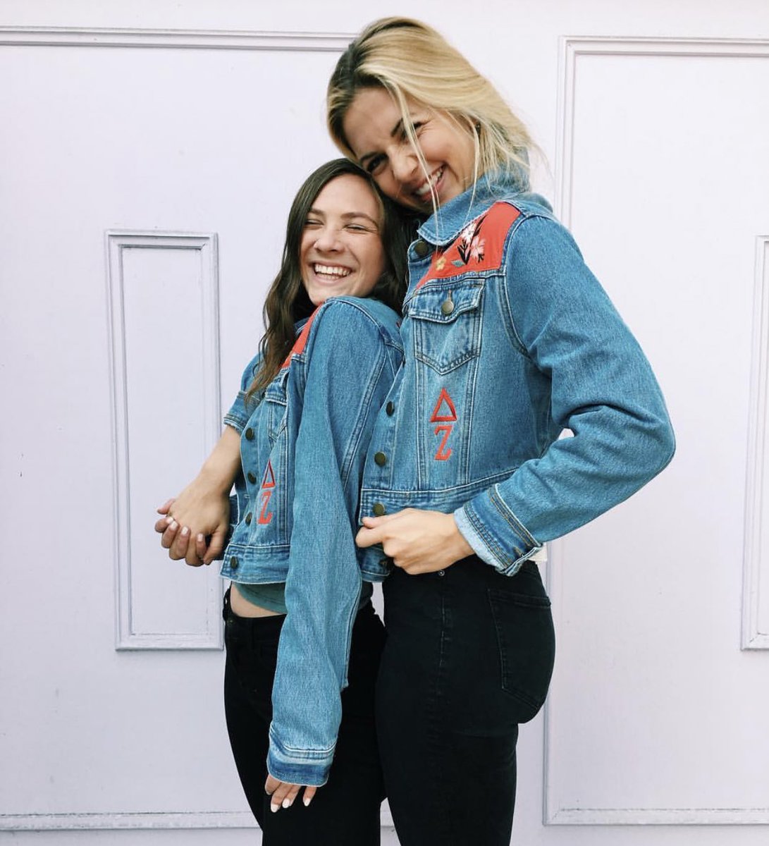 DZCSULB's tweet photo. Be prepared for “I love my Big” posts, because big appreciation week is coming in hot. Definitely feeling all of the love in the air for our bigs 👯‍♂️❤️ https://t.co/qJLnQjeizF