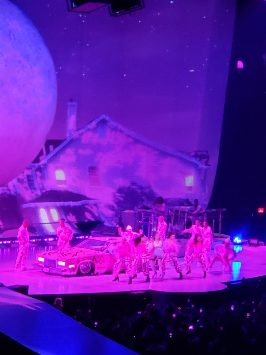 Ariana Grande Today on Twitter: 