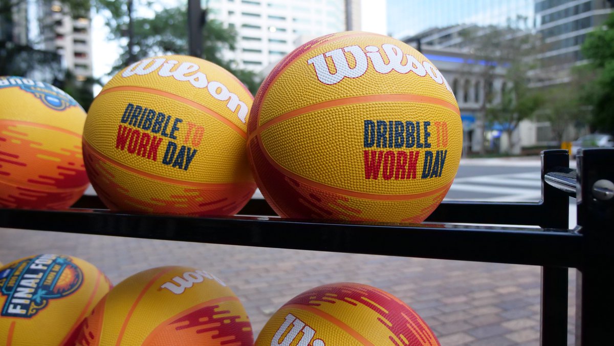 What a day, #TeamTampaBay! @ncaawbb Dribble to Work Day was an experience to remember. THANK YOU, Tampa Bay for coming out to support the #WFinalFour &amp; #WFFTampaBay! We tip on our 3rd championship journey in less than 3 weeks!

Relive #WFFDribble ➡️ bit.ly/2TL3HhN