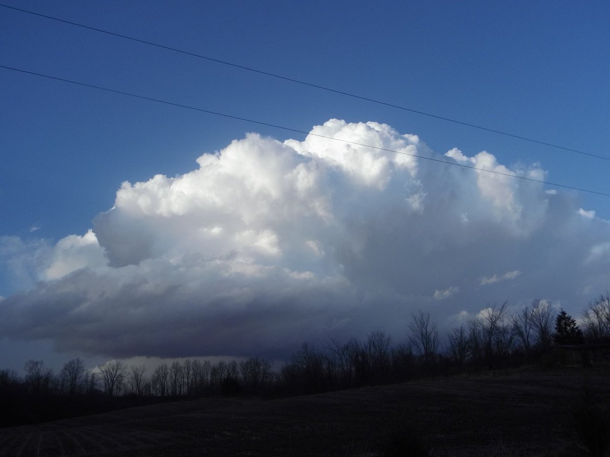 StormIntercept's tweet photo. The storm in northern Indiana last Thursday before going tornado warned in Michigan. https://t.co/8DvOxCAbW0