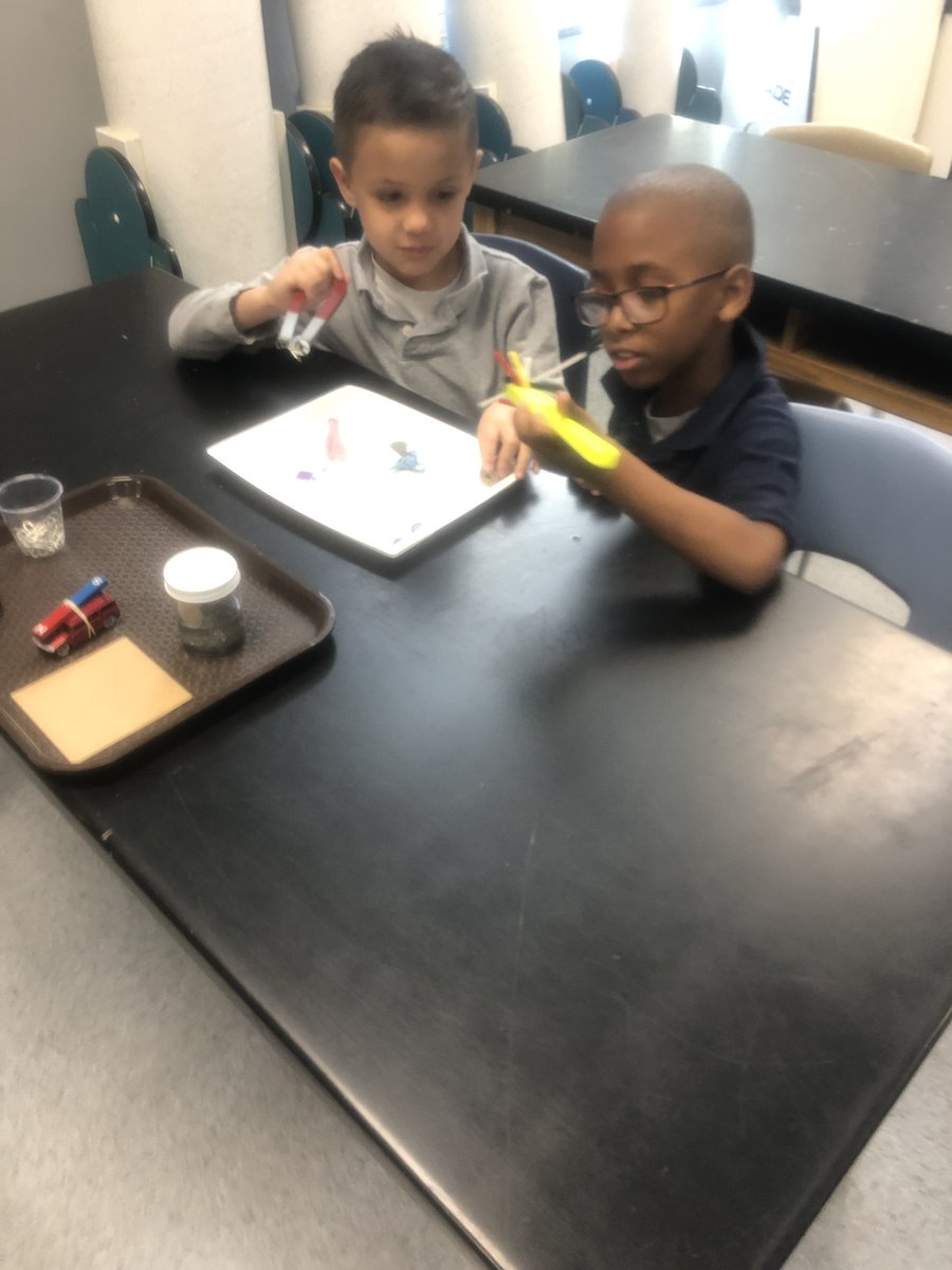 leelee3675's tweet photo. @HaysSTEAMshines Kinder students exploring and using their knowledge about magnets in science lab.#sciencerocksupinhere! https://t.co/gniDeNq6lg