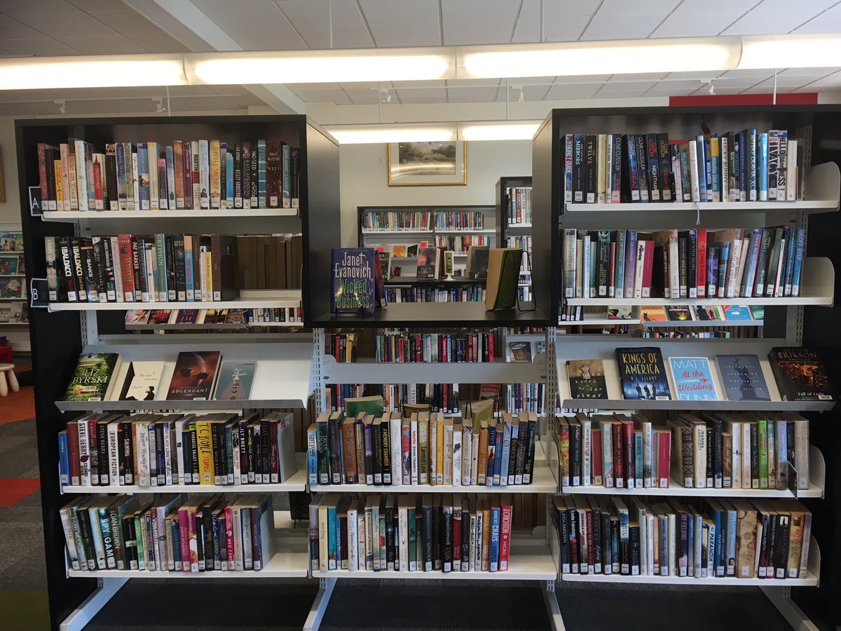 janecowell8's tweet photo. Really like the shelving idiosyncratic design - gives enough shelving space while giving visual options Yea #Library #OnATour - Balance survellience with comfortable spaces #LibraryDesign https://t.co/IJgyrX3VZ6