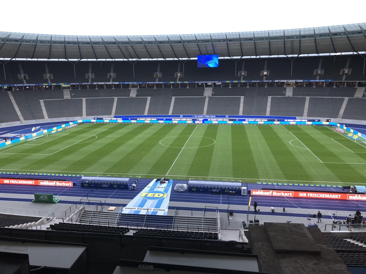 gil_CreateLED's tweet image. Another year in Berlin Olympia Stadium. 
——No matter the sports, partner with Lagardère Sports, we support the sponsors in further shaping their positioning in their respective target markets and in reaching their customers with targeted#perimeter #perimeterledscreen #AVinSports