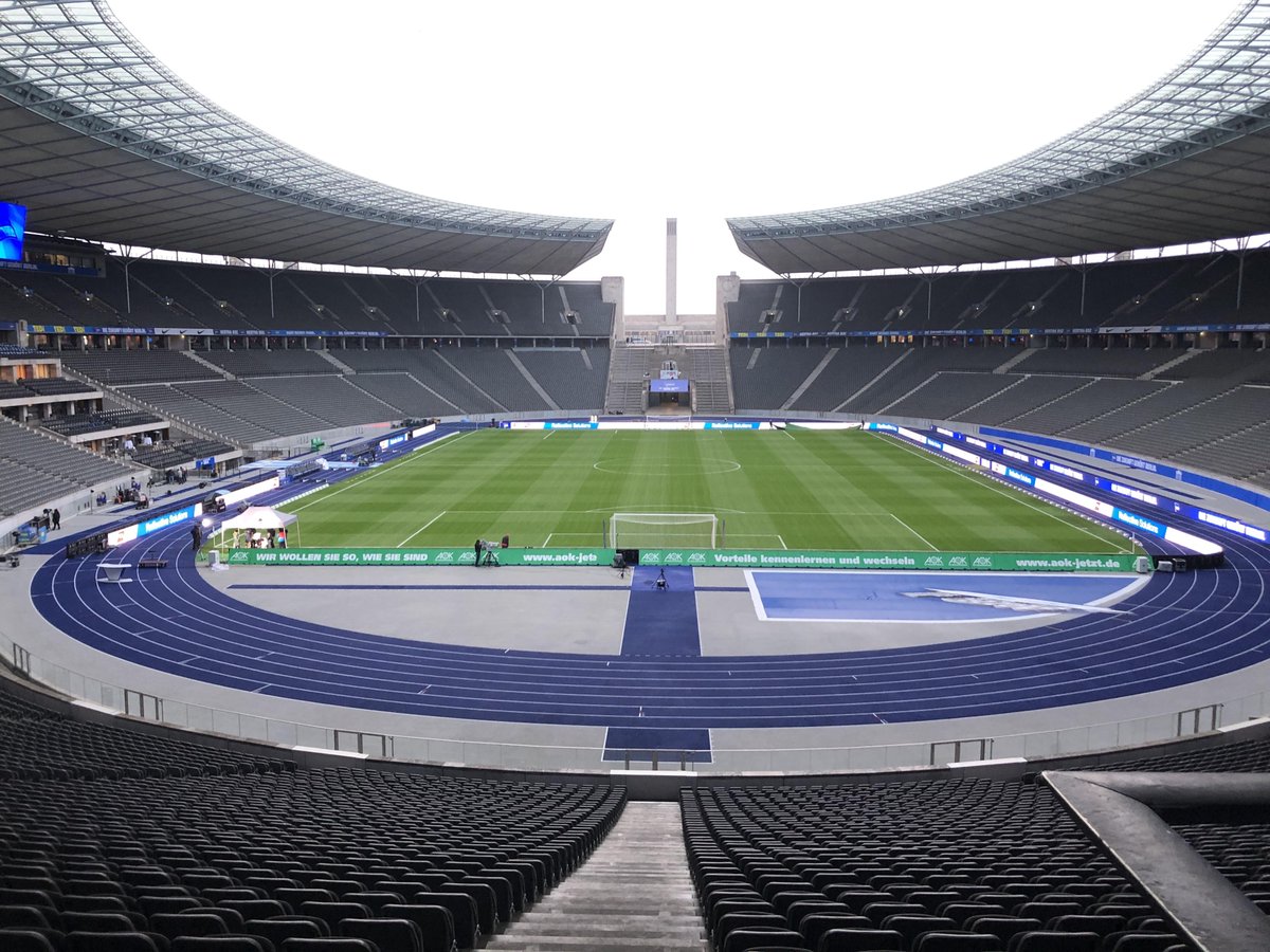 gil_CreateLED's tweet image. Another year in Berlin Olympia Stadium. 
——No matter the sports, partner with Lagardère Sports, we support the sponsors in further shaping their positioning in their respective target markets and in reaching their customers with targeted#perimeter #perimeterledscreen #AVinSports