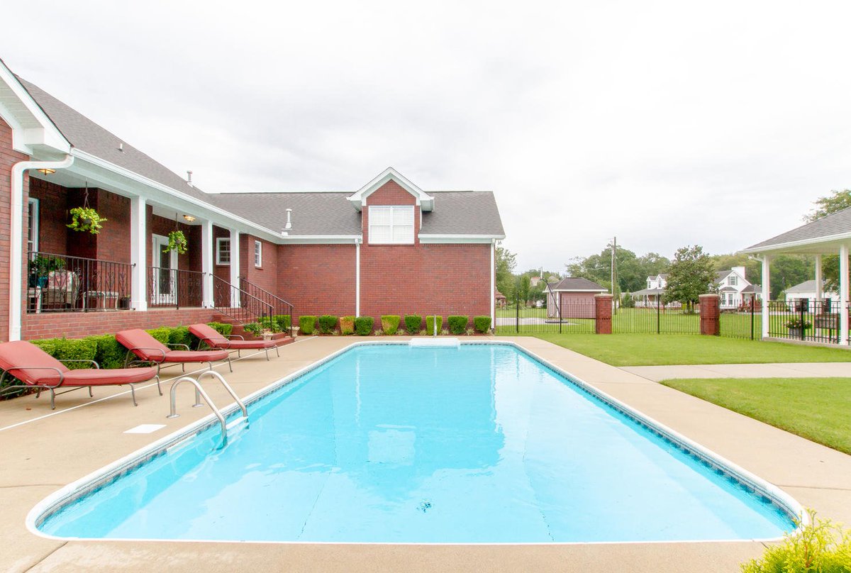 LisaCondra's tweet image. Are you looking for a custom built estate home. Check out 4775 Bass Rd. Murfreesboro, TN 37129. 5.1 acres with no City Tax or HOA. 4 Bedroom, 3.5 Bath. Call me or your favorite Realtor for more information. redrealty.com/lcondra
Red Realty LLC
615-207-7807
615-896-2733