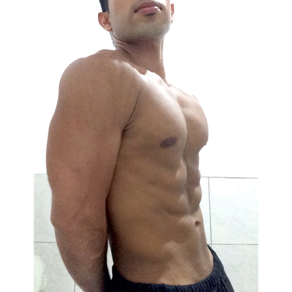 RenzzoRodrigue1's tweet photo. ¿Beso de buenas noches o noches de buenos besos? 😏

@Industry_Gay
@MenteMorbosaSV 
@PROFESORM0RB0S0 
@hot_connection2 
@OliGaySexPornX 
@jeanborgys https://t.co/pQAjfk38fs