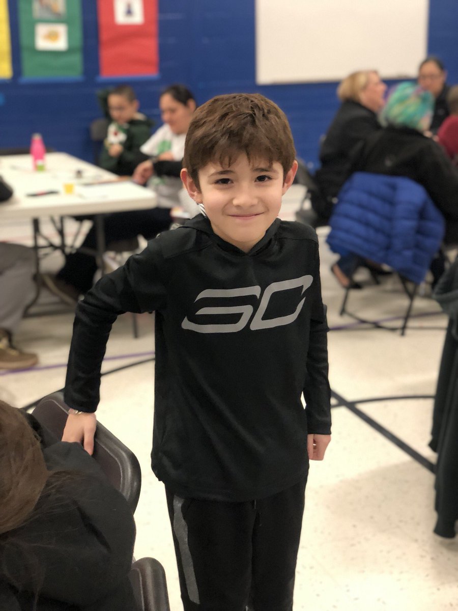 CariCB79's tweet photo. @kkingsbury01 & Mrs O’Laughlin have some lucky kids on BINGO night. #rm106 #rm102 #FryPossibilities https://t.co/bnnYHK67Tx