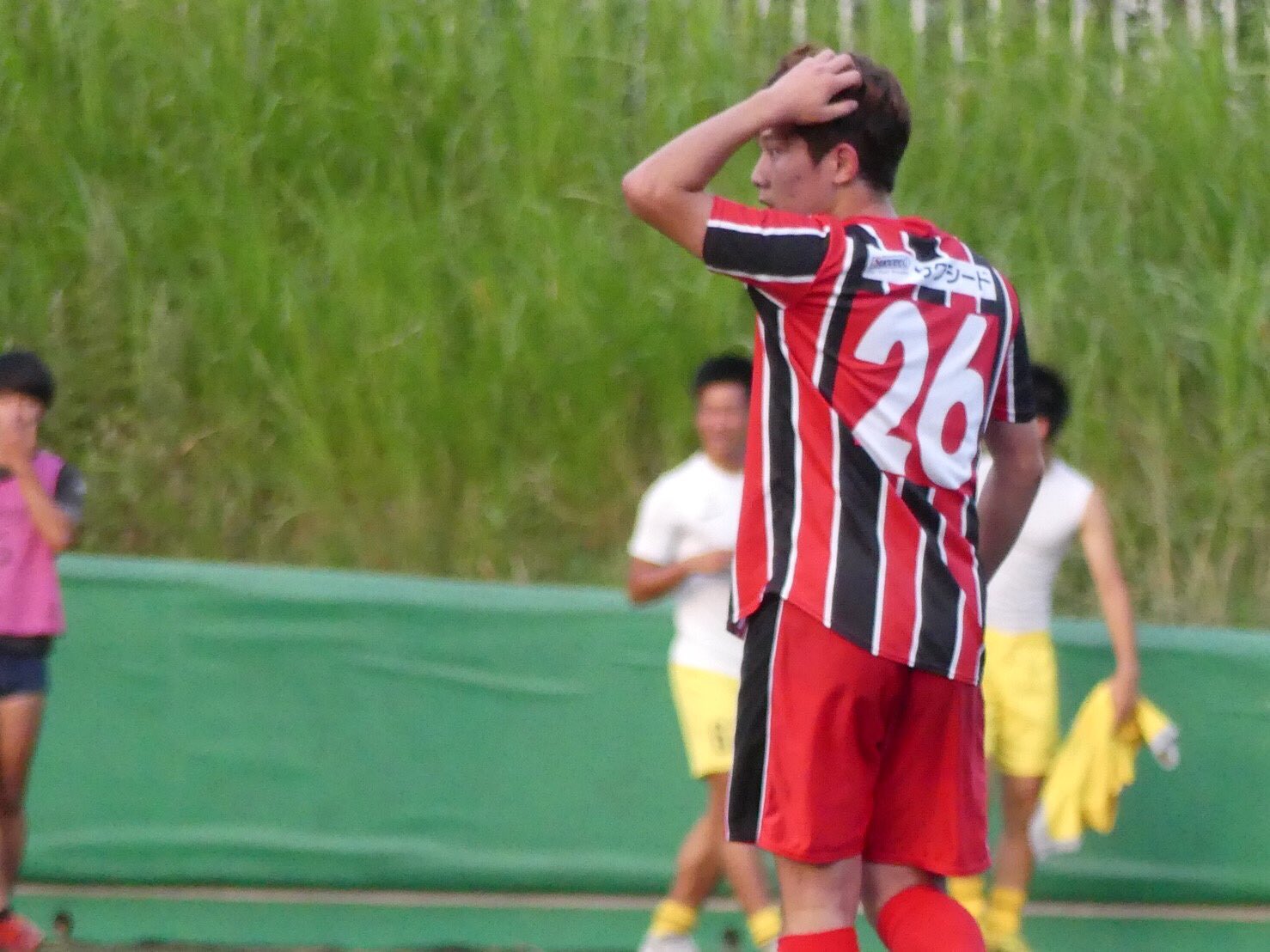 イトゥアーノfc横浜 公式 選手紹介 継続 Vol 7 小松凜之介 Mf 19歳 2シーズン目 横浜市出身 過去の所属チーム 小学校 横浜すみれsc 中学校 中川西中 高校 駒澤 イトゥアーノはこんなチーム 選手と監督の距離が近く みんなで戦う意識