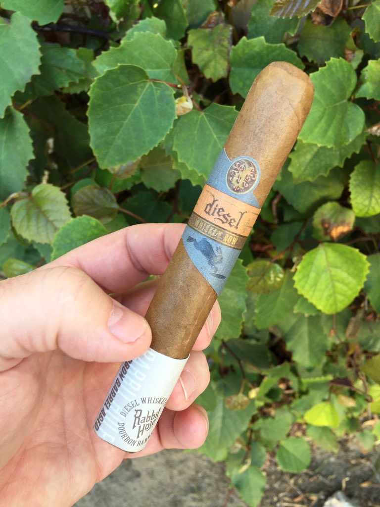 cigarsmoke's tweet photo. #nowsmoking @AJFcigars #GeneralCigar #DieselWhiskeyRow #cigarsmoke #smokesignals #BOTL #SOTL #cigar #cigars #CigarMedia 📸 #CigarOasis 🌴 #EnjoyTheSmoke 💨 https://t.co/O4tXsRxUWP