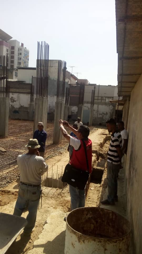CISPCaracas's tweet image. #18Mar| #InspectoresPresidenciales en #Ccs realizan Seguimiento a Obra del Urbanismo de la Gran Misión Vivienda La Panamericana, en Catia, parroquia Sucre, mcpio Libertador. #PlanParaServiciosBásicos
