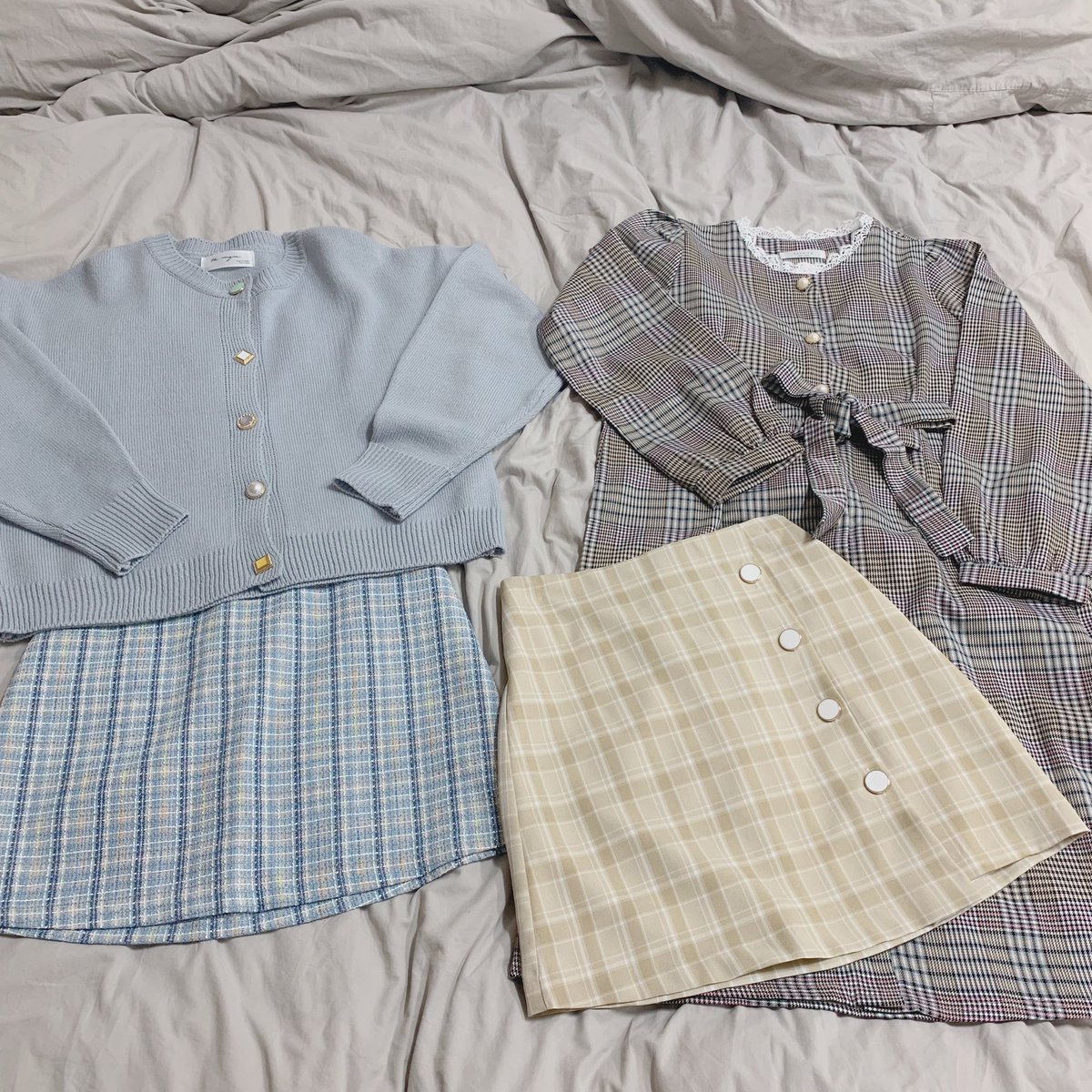 boomboom620's tweet photo. 昨日友達とは高速ターミナル駅��地下街でお買い物しました！ 韓国で服を買うなら絶対にココです👏🏻迷子にならずに行くには高速ターミナル駅の8-1,8-2番出口の方に歩くと地下街があります！ 論峴駅、新論峴から2駅で行け3号線も開通してます！超オススメです‼️ https://t.co/7BZ1OTSTbR