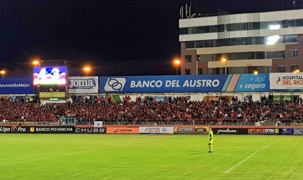 BancodelAustro's tweet photo. ¡Alegría en el #ASABancoDelAustro!
Gana @DCuencaOficial 
#DCuenca 4 - 3 #TUniversitario 
¡Vamos rojos! 🥳⚽️❤ https://t.co/Nc1PXUJjNZ