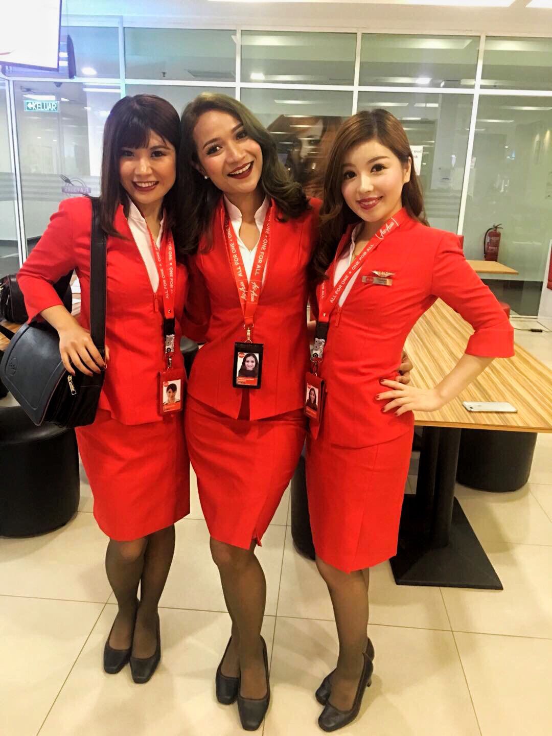 名札付き制服 エアアジア airasia 客室乗務員 CA ANA JAL