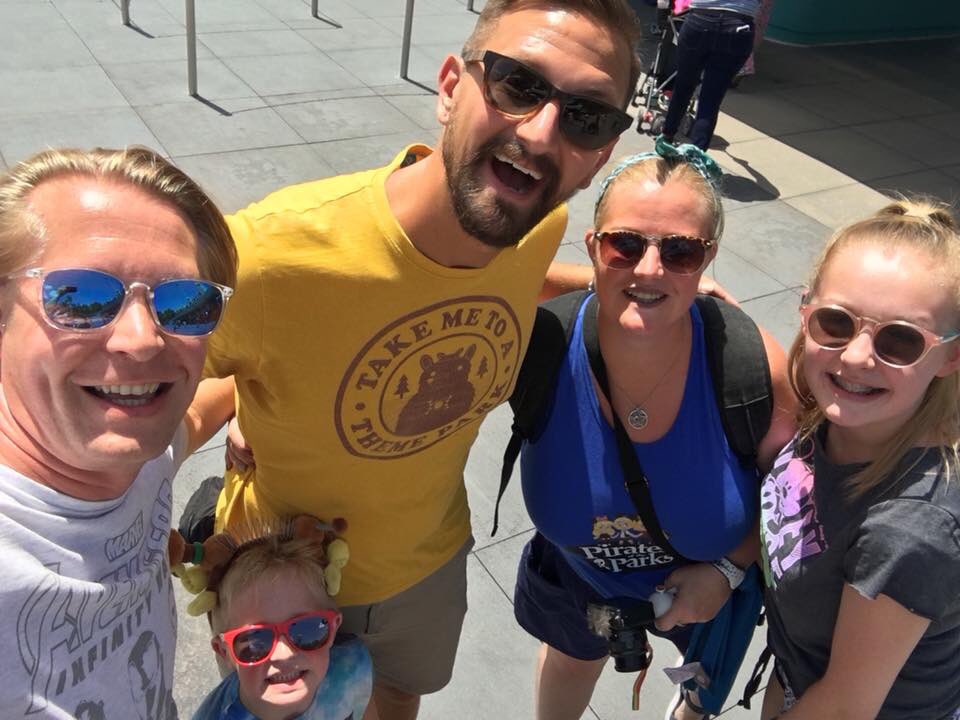 POTPvlog's tweet photo. @thetimtracker Outside Hollywood Studios, August 2018 😊 https://t.co/I1s33bl3Ka