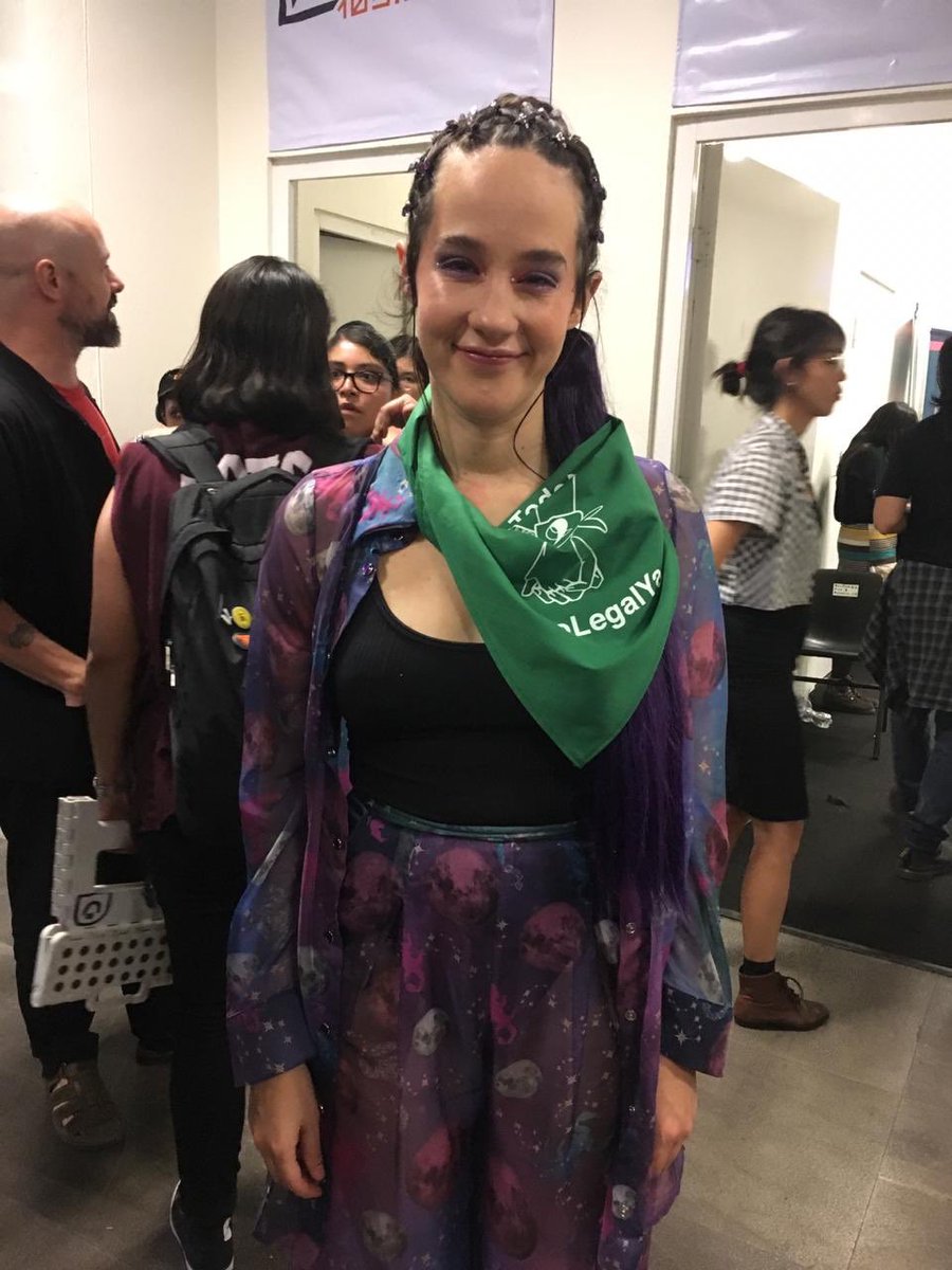 FeminastyM's tweet photo. .@vivelatino exhala aire feminista #ViveLatino2019
https://t.co/ELbUxH1ccj https://t.co/j9iSVsUP9r