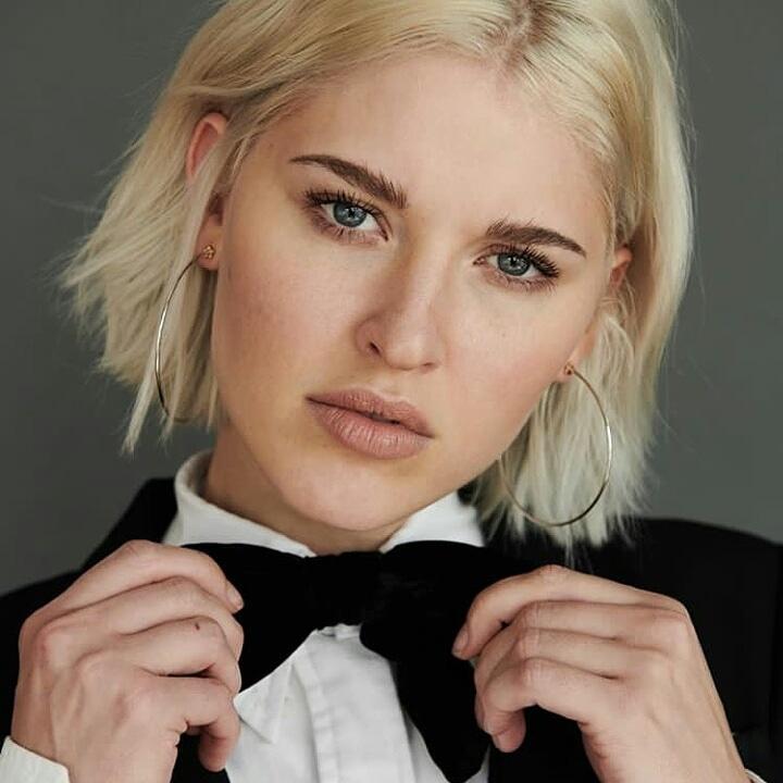 SarahGreyBrasil's tweet photo. 📸| Sarah Grey (@thesarahgrey) para a Rizing Magazine. https://t.co/wZa9wG4qKn