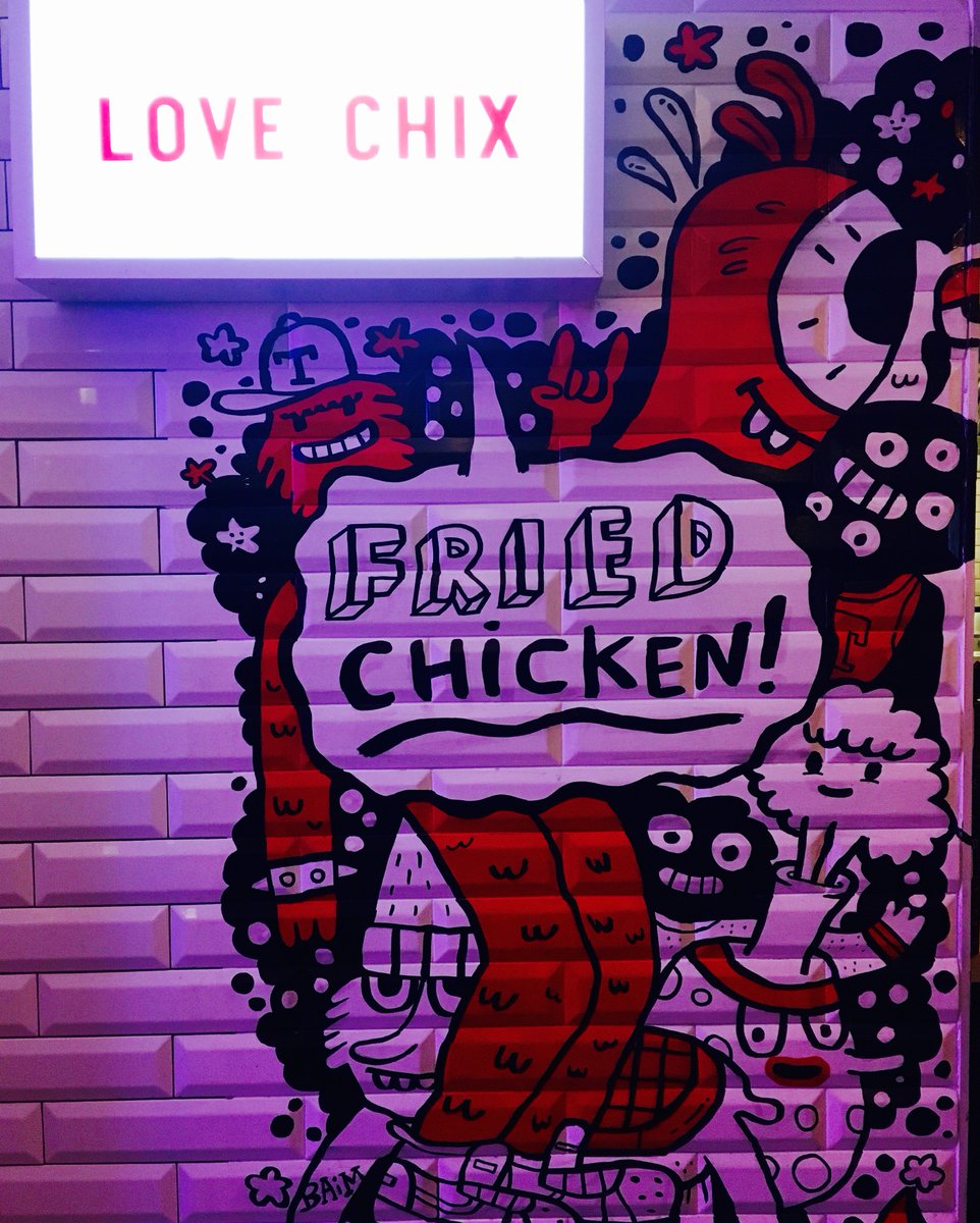 erlebetoronto's tweet photo. Der perfekte Snack am späten Abend? #Torontos @eatassembly hat nicht nur für Fried-Chicken-Fans etwas im Programm! #ErlebeToronto https://t.co/5Vf4ZuSF4h