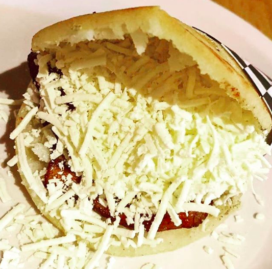 spoon_fiu's tweet photo. Who wants to join us for a dip into cheese world? #arepas 🏊🏻‍♂️ @nicokarp20 https://t.co/COQhnyamN6