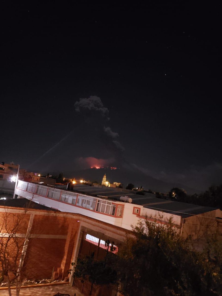 JCarlos_Valerio's tweet photo. ¿Amigos ustedes siguen escuchando el volcán? https://t.co/Cyjtx3RPzV