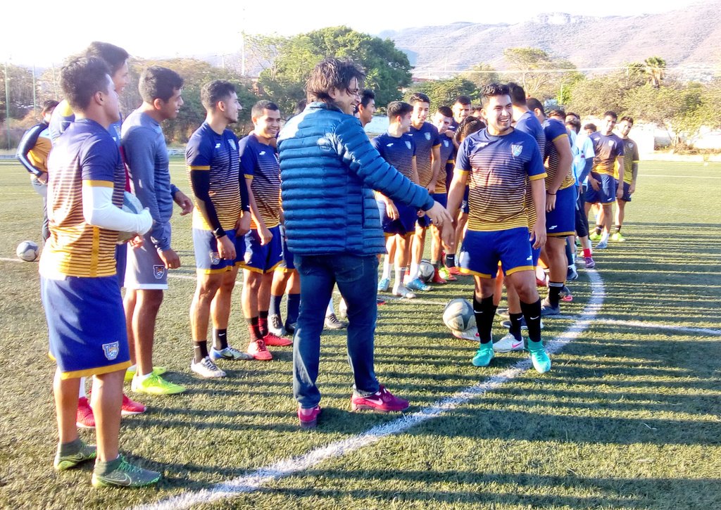 OCELOTES_UNACH's tweet photo. #MisOcelotes iniciaron la semana con trabajo regenerativo en la cancha "Salvador Cabañas"
#SomosOcelotes
#EspírituUnach 
🏟️⚽🐆💪 https://t.co/YcGoS9qzof