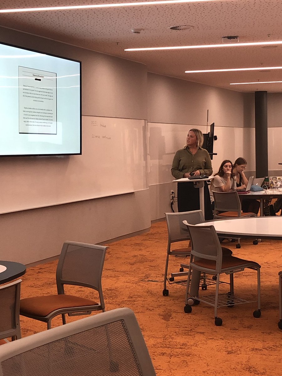 FleurDiamond's tweet image. @StephCWescott smashing it in her first lecture for English education. #EESY #multimodality