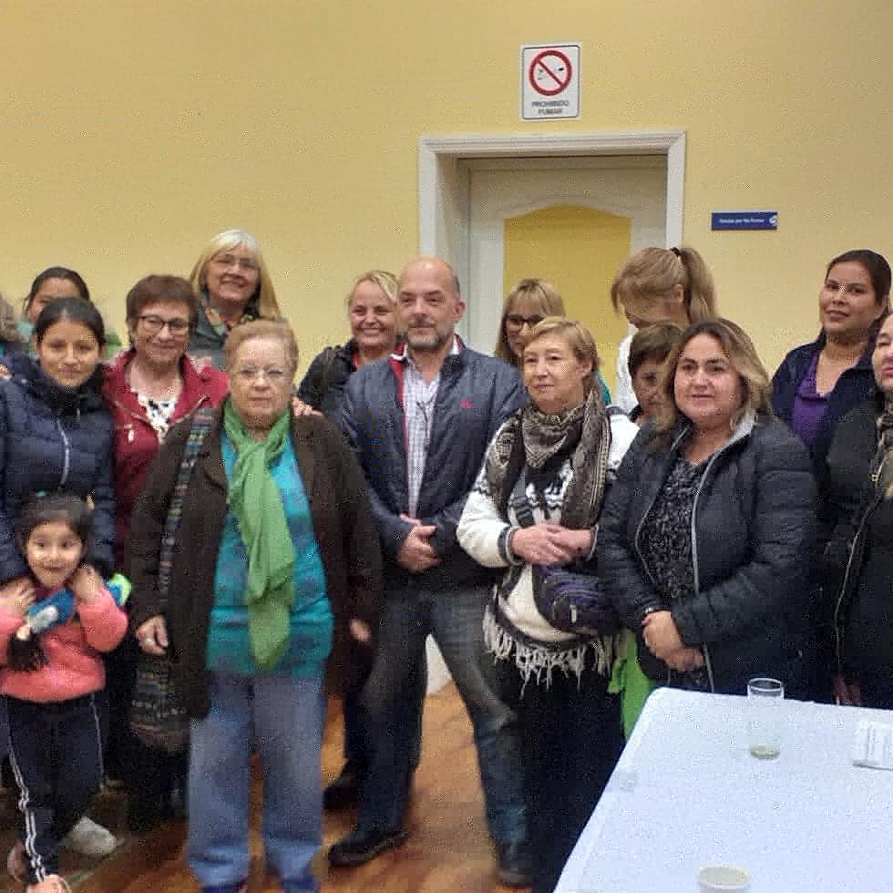 CruzSacra's tweet photo. Hoy lunes 18. Se llevó adelante una charla informativa. Tus Derechos LABORALES de Empleadas en casas Particulares. Agradezco a los Dr. Ezequiel Álvarez Leterau, Dr. Leonardo Andrés Fuhr. Ministerio de trabajo de Provincia. Sra María Sandoval Direc. de conciliación y arbitraje https://t.co/KVgJEIb8qj