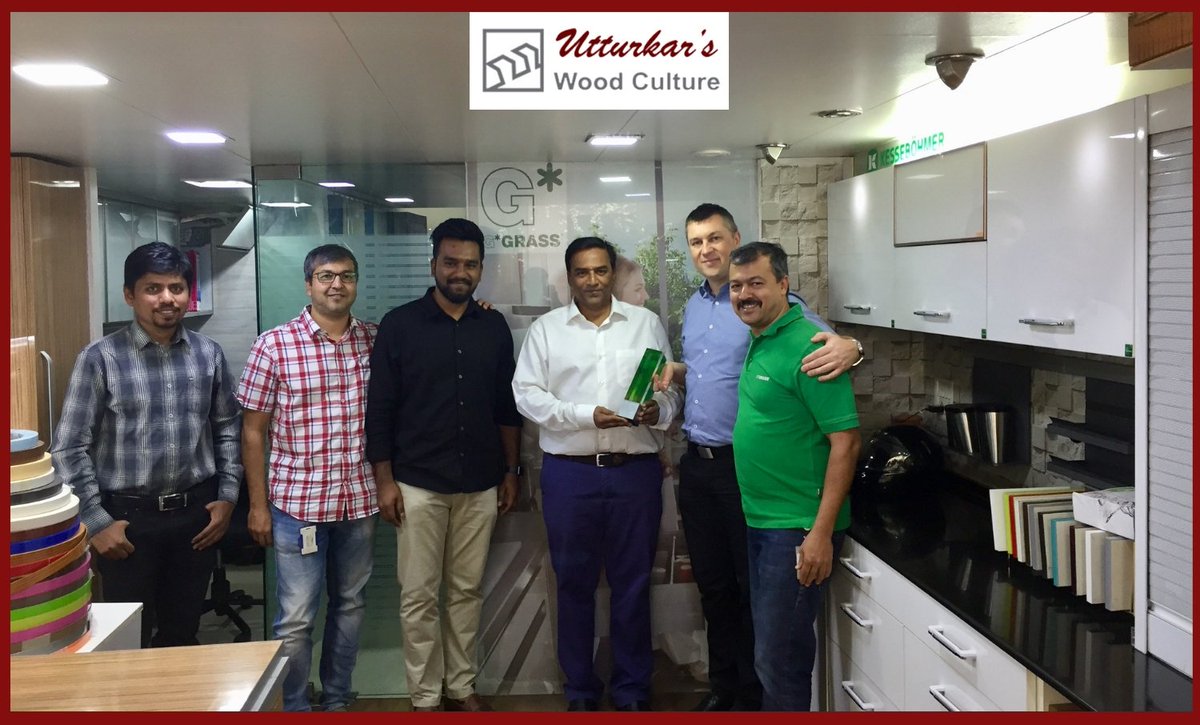 utturkars's tweet image. Mahendra Jain of Classic Sales Enterprises, received an award from Andreas Vogel, Sales Director, Grass GmbH for being our trusted partner for the last 20 years. #UtturkarsWoodCulture #PremiumSolutions #Furniture #Kitchens #Wardrobes #TrustedPartners GRASS GmbH