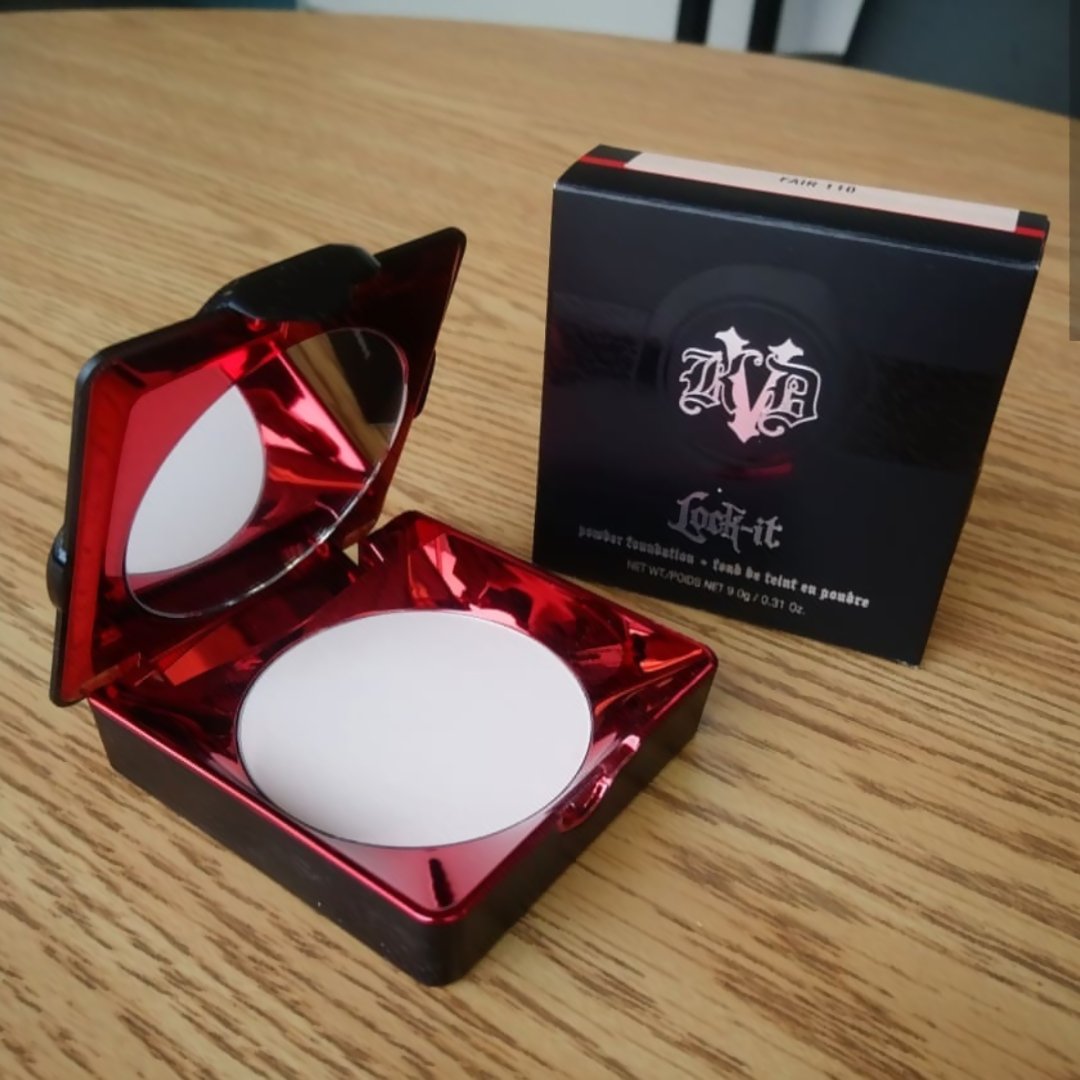 laurapatrickndp's tweet photo. Cool packaging! @Influenster @katvondbeauty #HowILockIt #CatEyeWin #complimentary https://t.co/EAFiGuhhK0