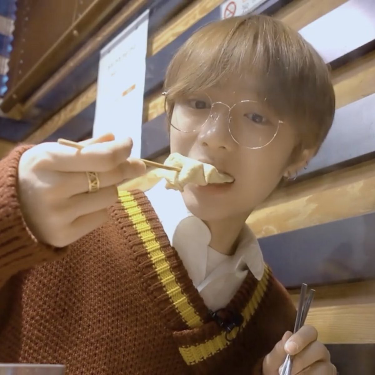 classicbeomgyu's tweet photo. 𝟷𝟿𝟶𝟹𝟷𝟷 ♕ to owner 

-he is WOW SPECS! https://t.co/WeEDwM9TDy