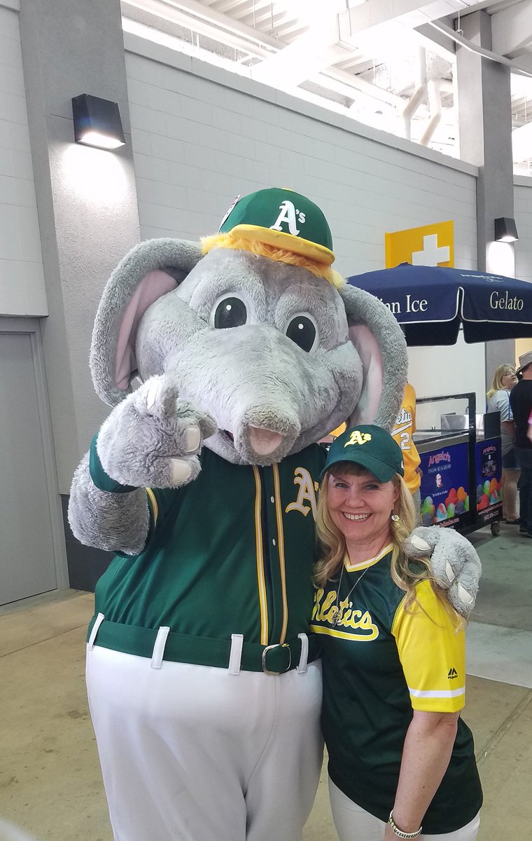 dvwilbur's tweet photo. @Athletics - Stomper is the best! https://t.co/TKEsvCAi62