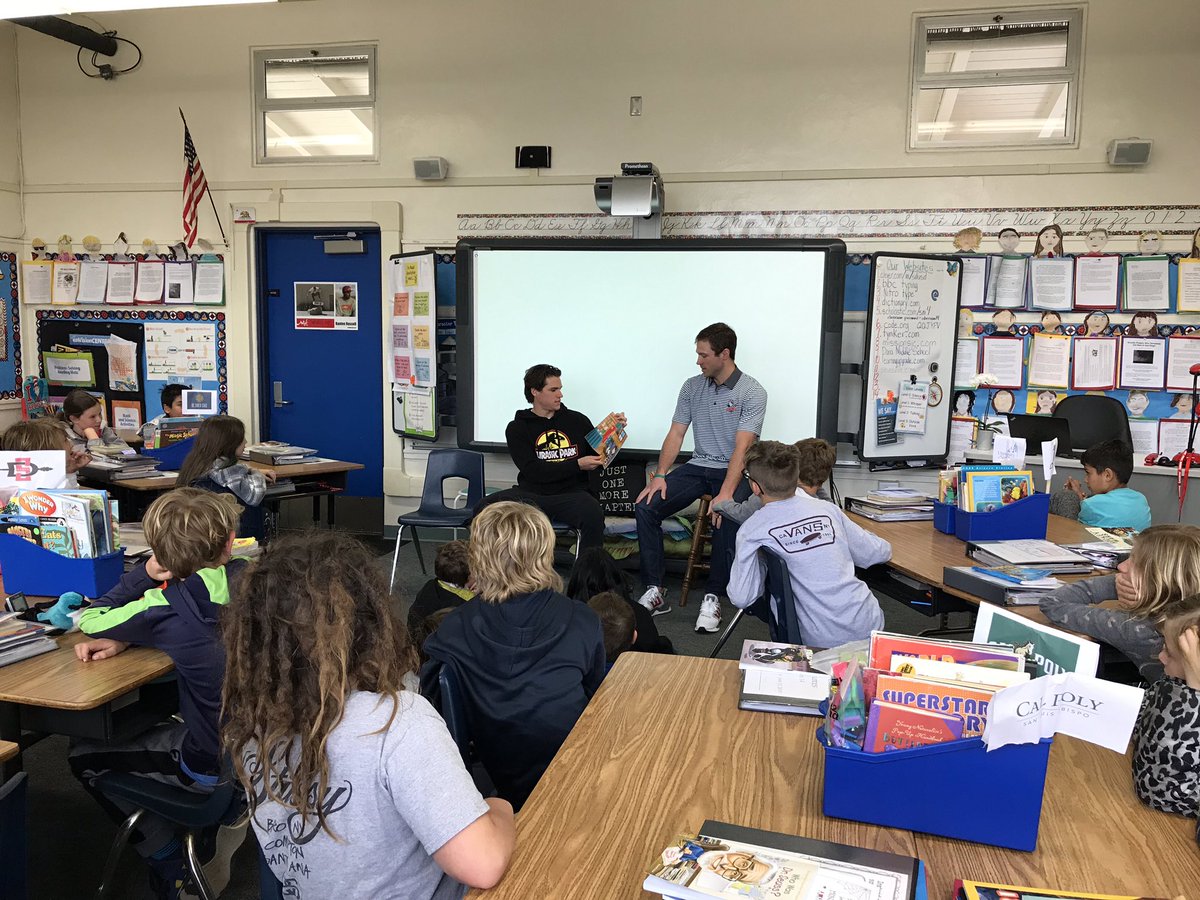 SDGullsAHL's tweet photo. Big #ReadingIsTheGoal day! 

Jack Kopacka and Gulliver visited Jerabek Elementary School, while Kevin Roy and Andy Welinski visited Ocean Beach Elementary. 🙌

📚 #LetsGoGulls https://t.co/OQxPNtA3Zw