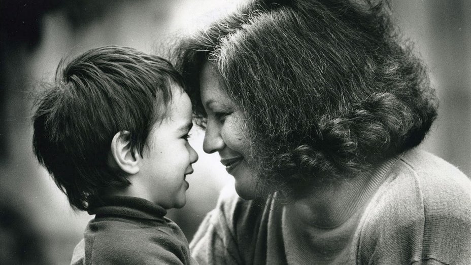 HIFF's tweet photo. #PacificFocus is a new section of #HIFFSpringShowcase spotlighting the latest in Pacific Islander-driven cinematic works with 2 straight from #Sundance -- @TopEndWedding #MerataHowMumDecolonisedTheScreen & #BeyondTides https://t.co/oxI0HeDkJb https://t.co/XSfU8nlkJE