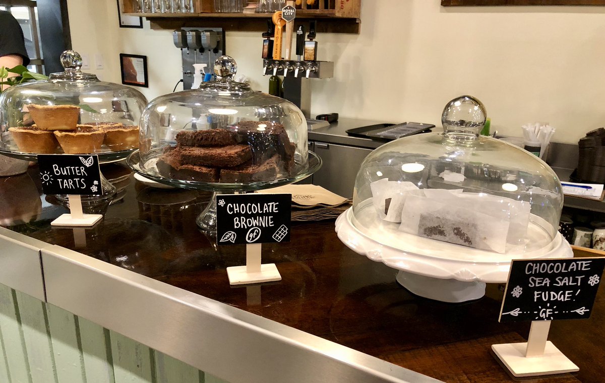 100milemark's tweet photo. Wonderful #piripirichicken sharing meal at Park Grocery w/ #ChefJenR in @DowntownGuelph! Great to see @planetbeancafe #GryphonBlend and @PluckTeas and @waltercaesar on the shelves too! Congratulations @Court_Borealis and your team on a find additon to the #Guelph #food scene! 🎉 https://t.co/8xveiXbMMo