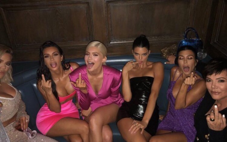 cyberxxxme's tweet photo. #TheBachelorFinale 
Colton: *picks Cassie and gets his heart broken *

All the women who left and warned Colton someone wasn’t ready to get married: https://t.co/lcelJyBeoY