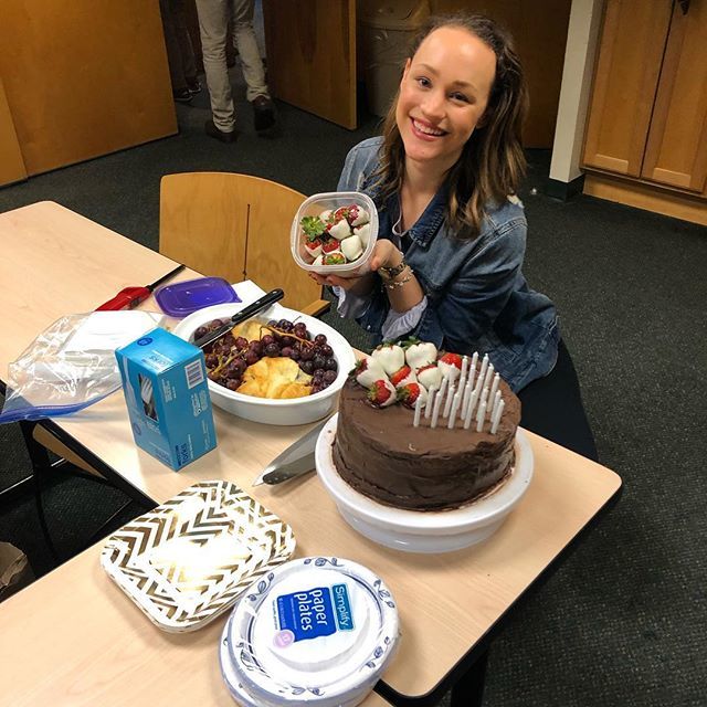 18thStSingers's tweet photo. Tonightβs rehearsal is fueled by Austin, the queen of snacks! π π #18thstsingers #musicalmondays #birthdaysnacks #singerfuel https://t.co/Trf49GirXr